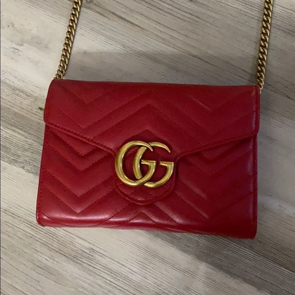Gucci’s GG Marmont Matelassé Mini Bag chain wallet
